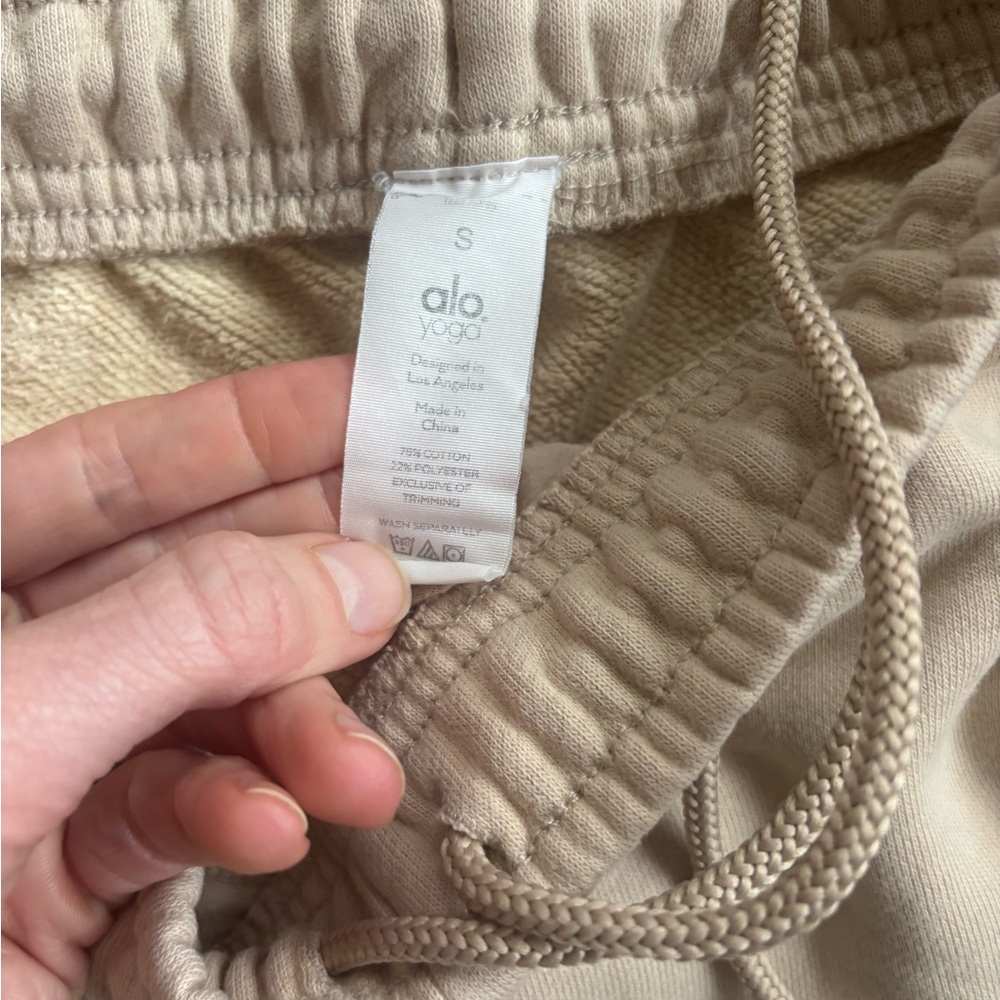 ALO Yoga Renown Straight Leg Pant- Sand Dune - Picture 4 of 4
